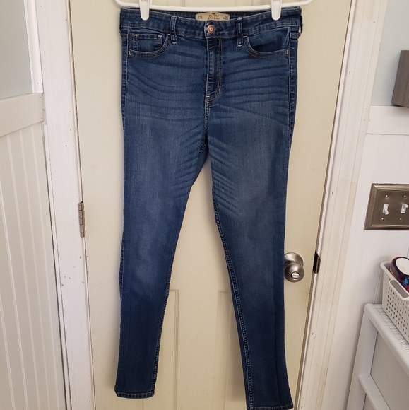 Hollister Denim - Hollister Super Skinny High Rise size 11 R